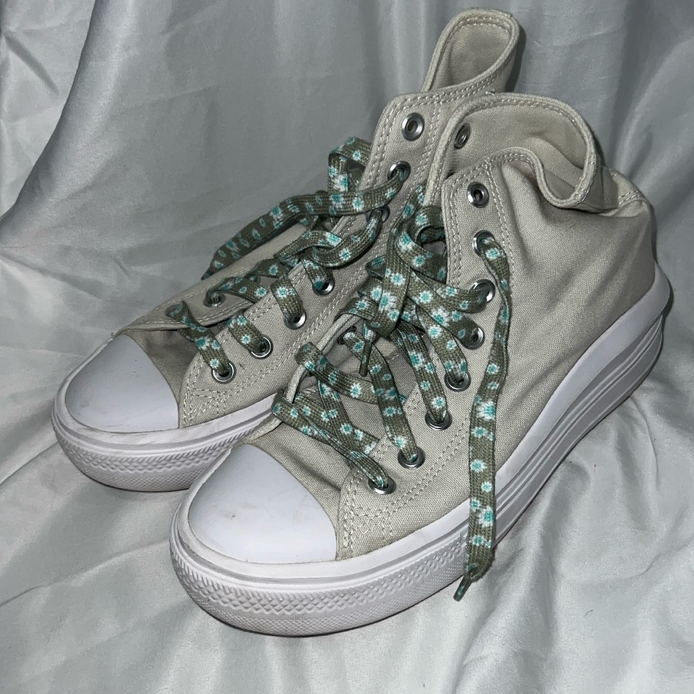LIMITED EDITION SAGE CONVERSE MOVE W FLORAL LACES